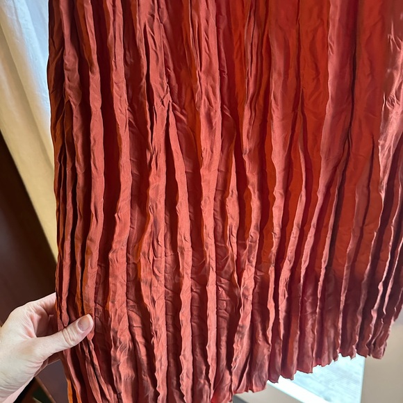 Toteme Crinkle Silk midi Dress - Picture 4 of 6